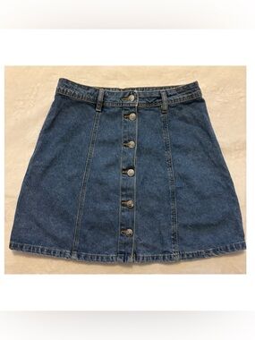 🧵💙 H&M Button Front Denim Mini Skirt 💙🧵
